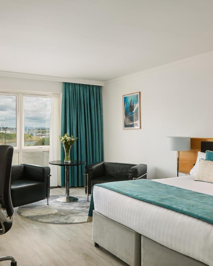 Langstone Quays Resort, Portsmouth Havant Eksteriør bilde
